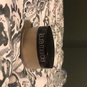 Laura mercier powder